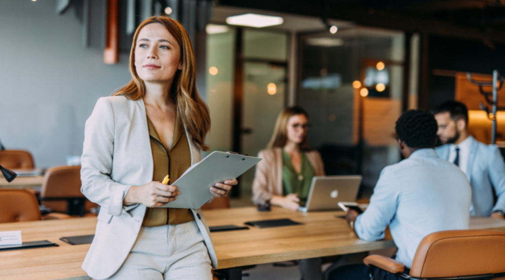 Outsourcing HR vs. PEO